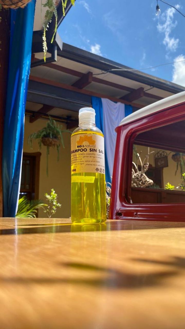 Shampoo natural sin sal o parabenos.
