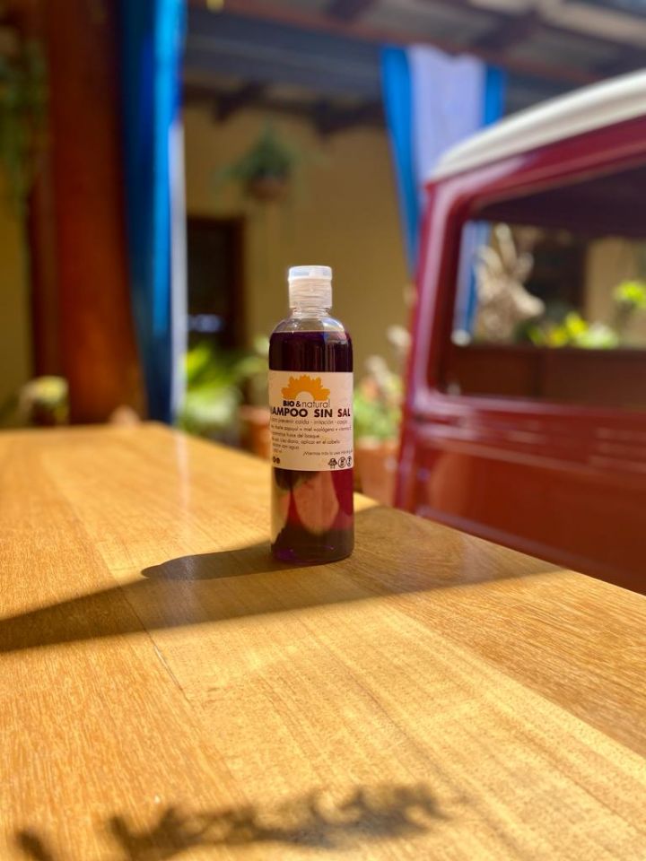 Shampoo natural sin sal o parabenos.